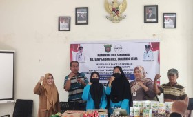 Giat Siang, Senin 21 Juli 2025 Penyerahan Bantuan Kepada warga RT 01 pada kegiatan Probebaya bidang Pemberdayaan Tahun Anggaran 2025 1. Sosialisasi dan Edukasi Pengelolaan Sampah Rumah Tangga ; 2. Penyerahan Bantuan Sembako kepada Warga Kurang Mampu ; 3. Penyerahan Bantuan Anak sekolah ; 4. Penyerahan Pemberian Makanan Tambahan di Posyandu Balita dan Lansia. di Aula Kantor Kelurahan Sempaja Barat dihadiri Narasumber Dinas Lingkungan Hidup (DLH), Kasi Kesra Kelurahan, Pendamping Probebaya Non Infrastruktur, Ketua Pokmas beserta anggota dan Ketua RT 01.